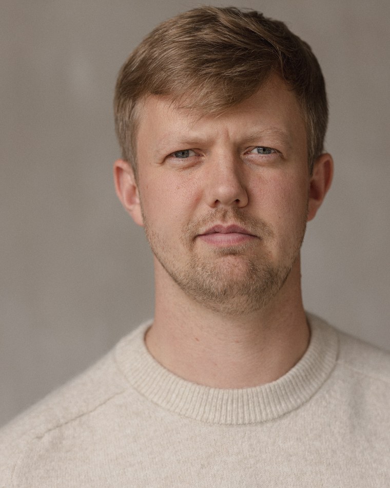 Jörgen Kohal, vaikne, kohalolev portree.